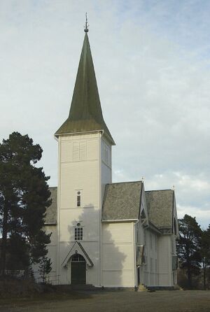 Robekk-kirke2-Molde-Norway.jpg