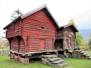 Rollag bygdetun 2.JPG