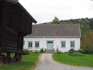 Rollag prestegård 2013.JPG