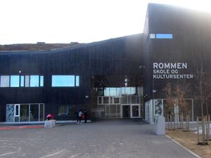 Rommen skole og kultursenter Oslo 2.jpg