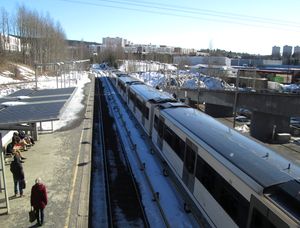 Rommen stasjon Oslo 2013.jpg