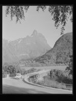 89. Romsdalshorn - no-nb digifoto 20150107 00240 NB MIT FNR 20580.jpg