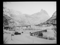 26. Romsdalshorn og Venjetindene - no-nb digifoto 20150205 00099 NB MIT FNR 15739.jpg