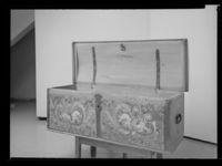 417. Rosemalt kiste. Historisk museum, Bergen - no-nb digifoto 20150218 00148 NB MIT FNR 17288.jpg
