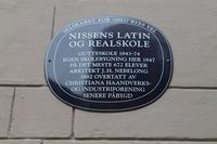 Rosenkrantz' gate 7: Nissens latin- og realskole. 59.914912° N 10.739838° Ø