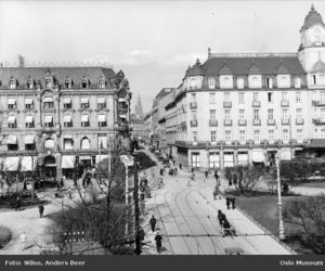 Rosenkrantz gate ved Eidsvolls plass 1925 OB.Y2773.jpg