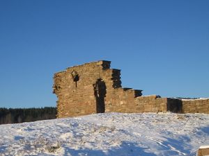 Ruinene av Margarethakirken i Maridalen Oslo.jpg