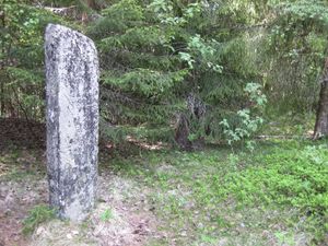 Runestein Berge kyrkjestad.jpg