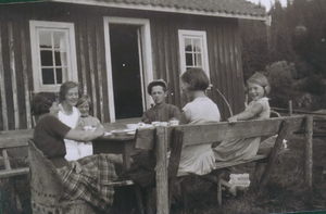 Søstre Meen på Hørta.png