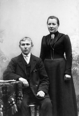 Kristoffer Nilsen (1a) med festarmøya Haldis, ho tente på Hellisøy fyr.