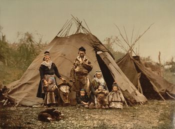 Saami Family 1900.jpg