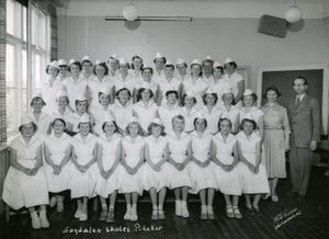 Sagdalen skoles pikekor 1956.jpg