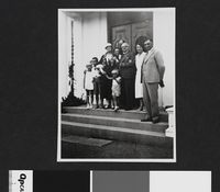 53. Sam Eyde med familie ved Semb hovedgård - no-nb digifoto 20160502 00076 bldsa EYDE 5 17A 142.jpg
