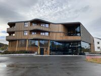 Bank- og bibliotekbygget Samling. Foto: Siri Iversen (2021).