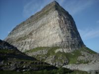 14. Sanna Sande Træna 05.07.2008 Trænstaven sørlig hjørne.png