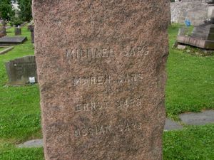 Sars familiegravminne Vår Frelsers gravlund.jpg