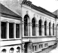 Larvik Arbeiderforenings hus som brant i 1968 og ble revet like etter. Foto: ukjent