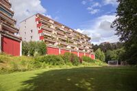 Terrasseblokker i Maria Dehlis vei på Nedre Haugen i Oslo, oppført omkring 1980. Foto: Leif-Harald Ruud (2017).