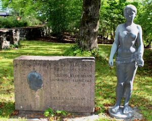 Sigurd Kloumann 1879-1953 familiegravminne Haslum.jpg