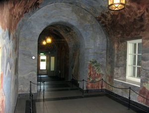 Sjømannsskolen Oslo inngangshall med fresker.jpg