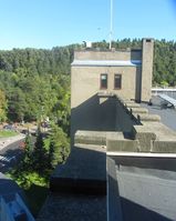 Utsikt fra taket på Sjømannskolen, mot nordøstre tårn. Foto: Stig Rune Pedersen