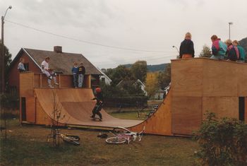 Skateboard-rampe i Gamle-Hokksund (oeb-229477).jpg