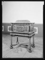 389. Skattkiste domkirken - no-nb digifoto 20150123 00117 NB MIT FNR 21202.jpg