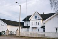 Gråtenmoen terrasse 17 A, «Riddergården». Foto: Roy Olsen (2020).