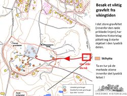 Skilt mot vikinggravfeltet ved skistua på Asak.