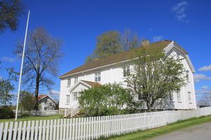 Skiptvet prestegård 14.05.2015 15-08-23.JPG