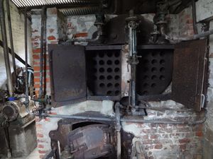 Skjærstad Sildoljefabrikk (3) Ovnen.JPG