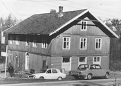 Lefsebakeriet holdt til i Brodal i Skjettenveien 3 hvor det tidligere var landhandel.