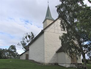 Skoger gamle kirke 2012 2.jpg