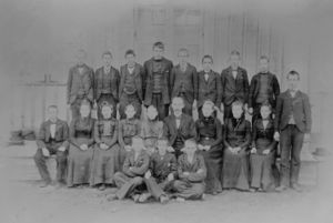 Skoleklasse på Fosseshol Amtskole (oeb-183420).jpg