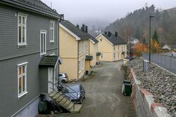 Arbeiderboliger i Heimannsbakken. Foto: Leif-Harald Ruud (2020).