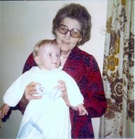 Anne Sletten - her med barnebarnet Rune, ble den første kvinne til å bli foreslått som styremedlem.