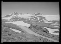 6. Smørstabbtindene - no-nb digifoto 20160225 00066 NB MIT FNR 06018.jpg