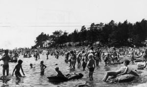 Sognsvann i Oslo badeliv i 1970 OB.F13542.jpg