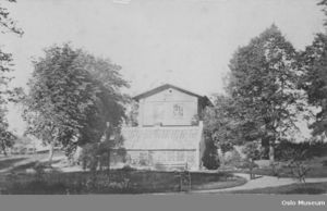 Sommerro løkke i Slottsparken ca 1875 OB.F03061g.jpg