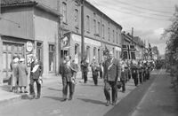 17. maitog i Storgata utenfor Innkjøpslaget