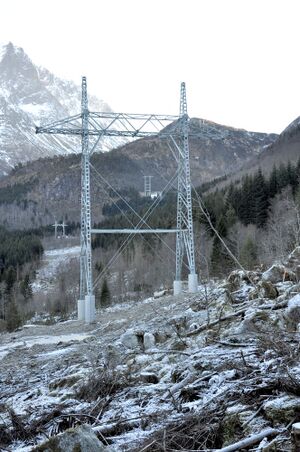 Stålmasta på nr. 83.jpg