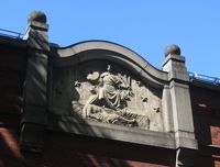 Relieff av St. Hallvard på fasaden til Ankerløkka sekundærstasjon, mellom Hausmanns gate og Akerselva, fra år 1900. Foto: Stig Rune Pedersen