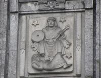 Oslos skyttshelgen, St. Hallvard, over inngangspartiet til rådhuset, mot borggården. Foto: Stig Rune Pedersen