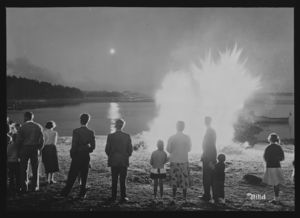 St. Hans - Larkollen - no-nb digifoto 20151117 00062 NB MIT FNR 16119B.jpg