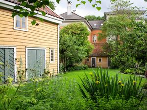 St. Jørgens Hospital Lepramuseet Bergen hage 2015.JPG