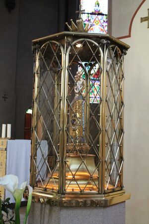 St. Olav domkirke i Oslo - Helligdomsarmen.JPG