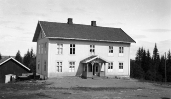Stange skole Toten 1920.png