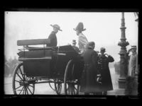 298. Statsbesøk i hestevogn - no-nb digifoto 20160211 00151 NB NS NM 00144.jpg