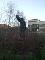 32. Statue Brumunddal 2.JPG