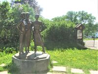Skule Waksviks statue av søstrene Egeberg på Bogstad. Foto: Stig Rune Pedersen